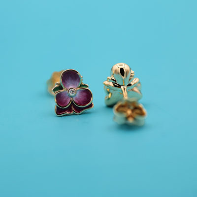 example of jewelry with an enamel finish