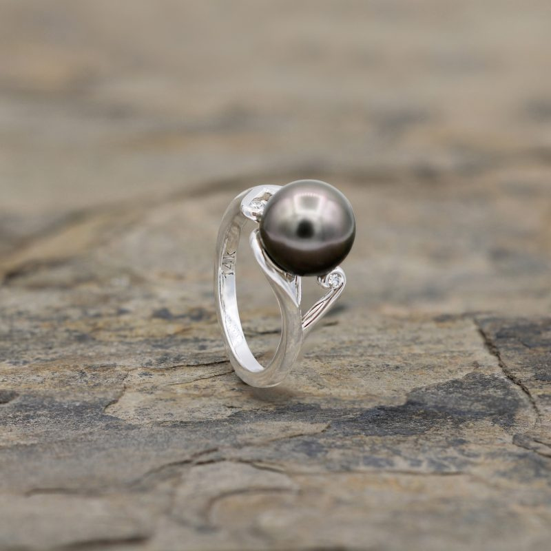 black-pearl-engagement-ring-white-gold