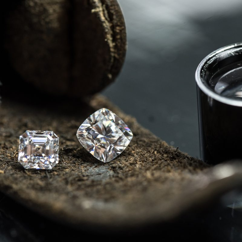 loose-asscher-cushion-diamond-leather-loupe