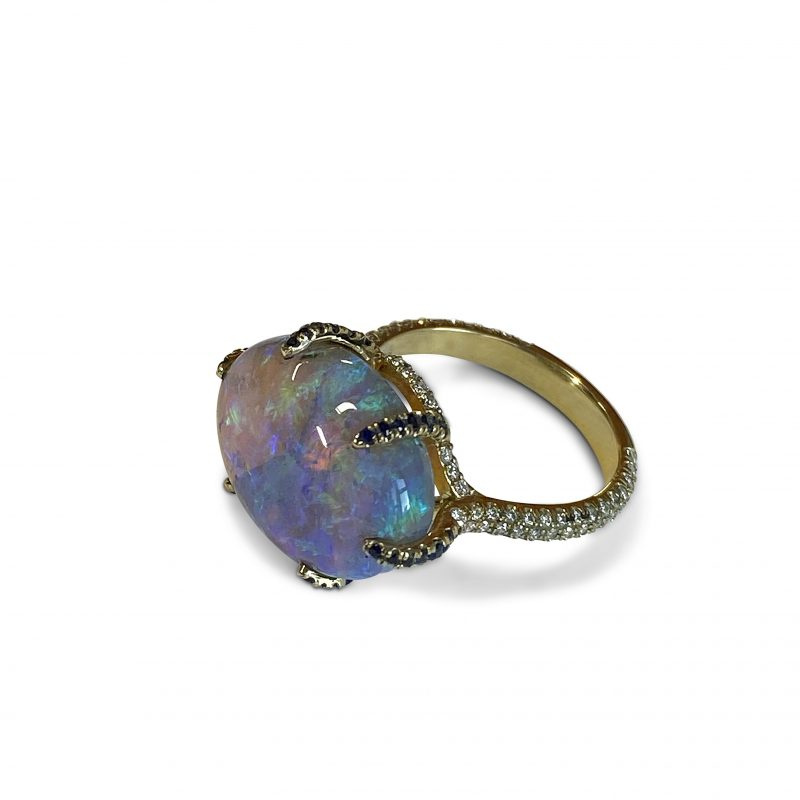 opal-cabochon-white-black-diamonds-claws