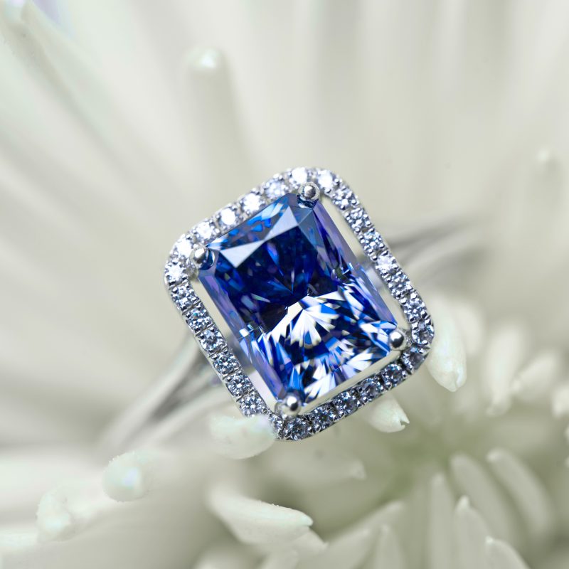 polished-blue-saphhire-halo-engagement-ring