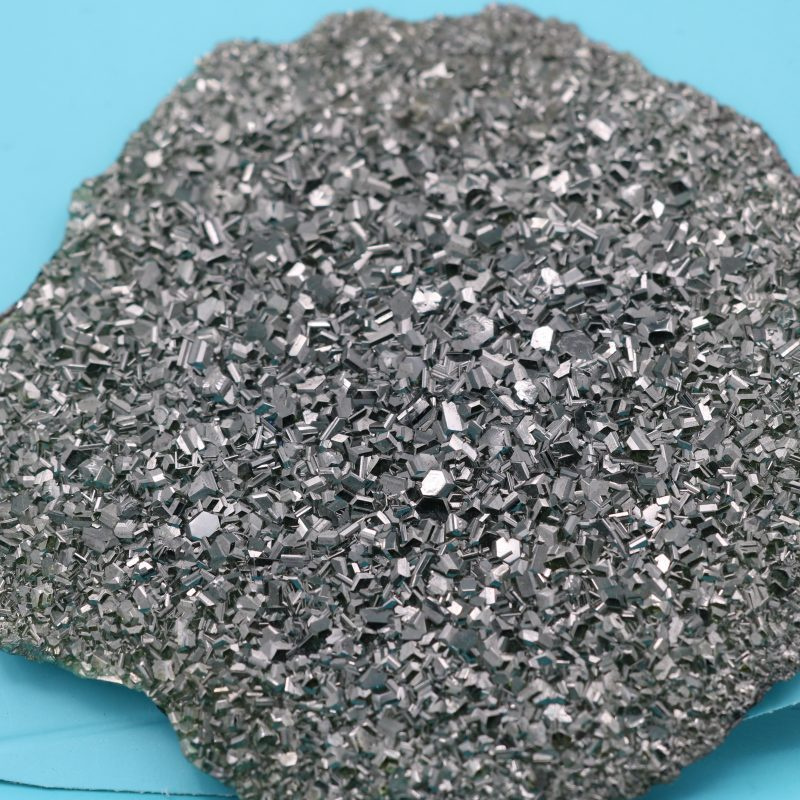 raw-moissanite-rock